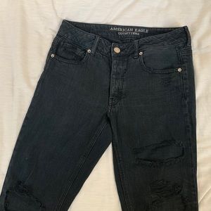 AEO Distressed Tomgirl Jeans